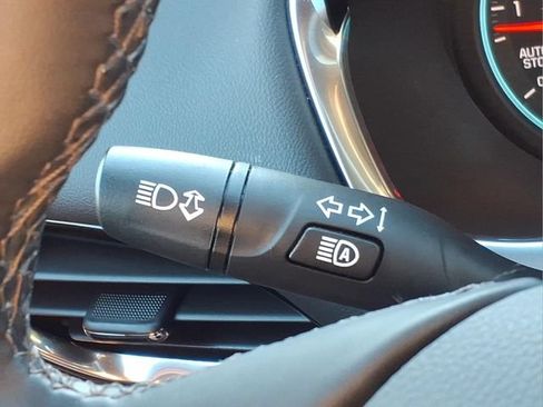 Used 2023 Chevrolet Traverse LT FWD image 30