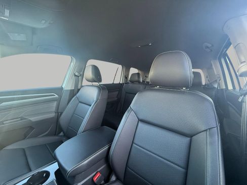 Used 2023 Volkswagen Atlas SE image 42