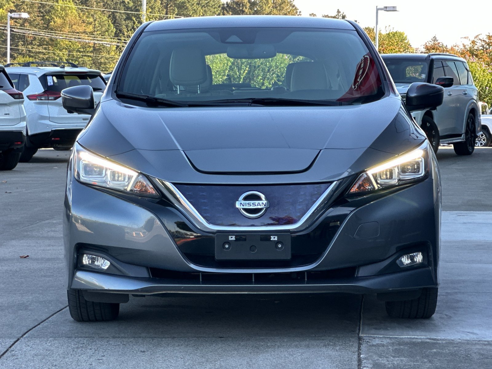 Used 2018 Nissan Leaf SL w/ SL Technology Package FWD image 8