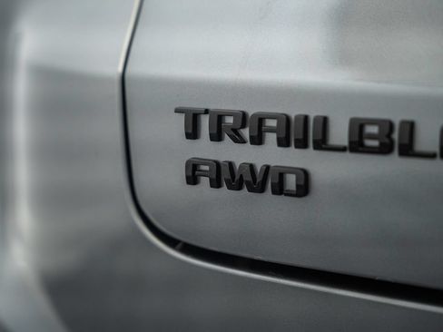 New 2026 Chevrolet TrailBlazer LT w/ Convenience Package AWD/4WD image 11