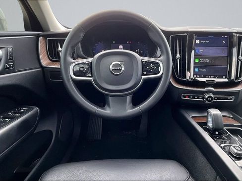 Used 2023 Volvo XC60 B5 Plus w/ Protection Package Premier FWD image 5
