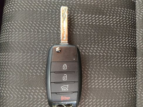 Used 2017 Kia Sportage LX image 32