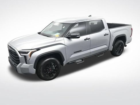 Used 2024 Toyota Tundra SR5 w/ SR5 Convenience Package AWD/4WD image 18
