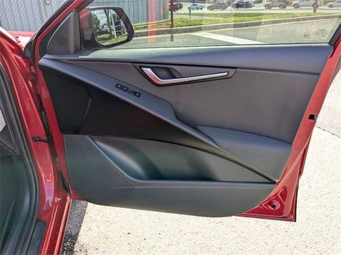 Used 2024 Kia Niro LX image 40