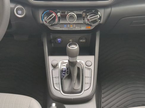 Certified 2022 Hyundai Kona SEL FWD image 15