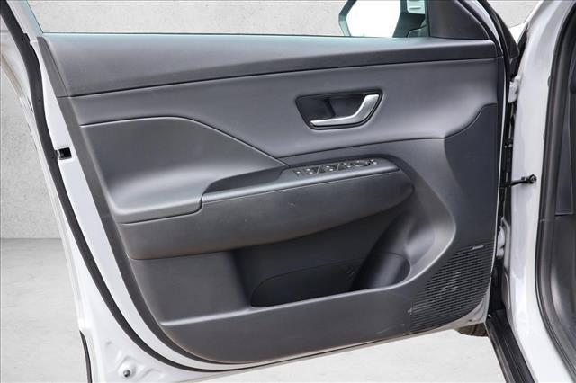 Used 2026 Hyundai Kona Limited FWD image 12