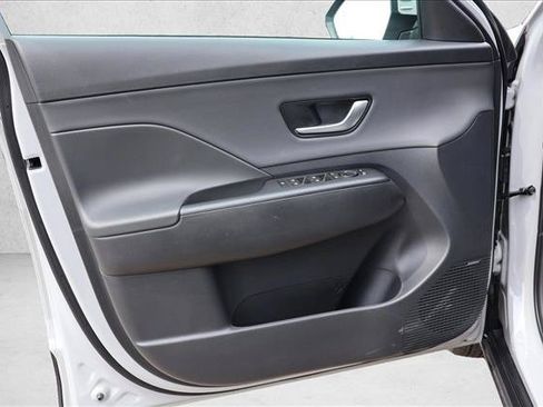 Used 2026 Hyundai Kona Limited FWD image 12