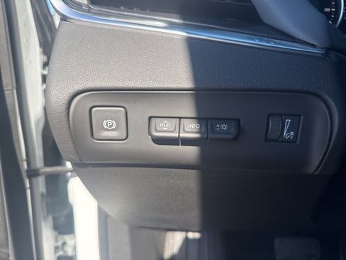 Used 2024 Buick Enclave Premium image 16