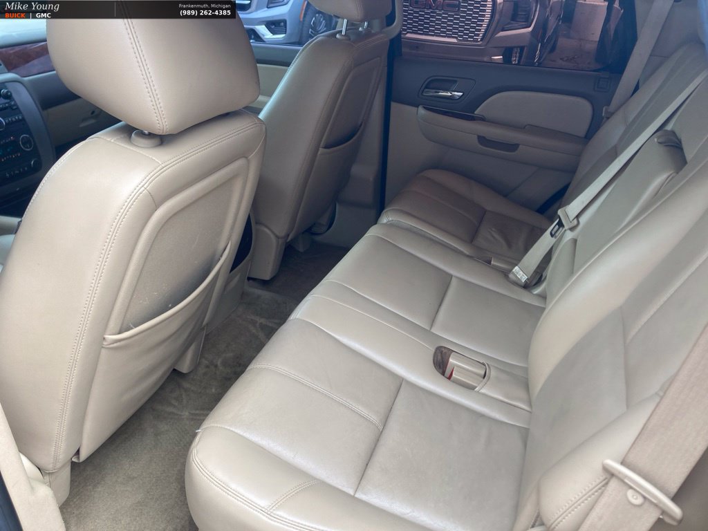 Used 2011 GMC Yukon SLT w/ SLT-2 Equipment Package AWD/4WD image 12