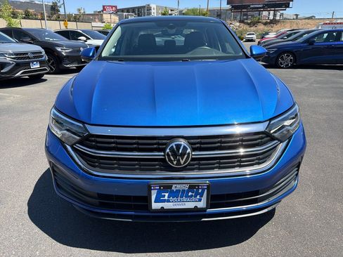 Certified 2023 Volkswagen Jetta SE w/ Panoramic Sunroof Package FWD image 10
