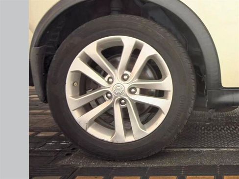 Used 2012 Nissan Juke SV AWD/4WD image 11