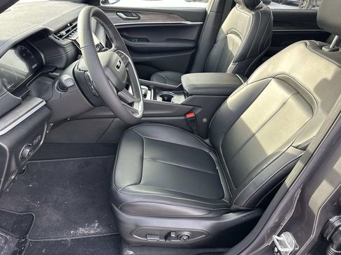 New 2025 Jeep Grand Cherokee L Limited image 15