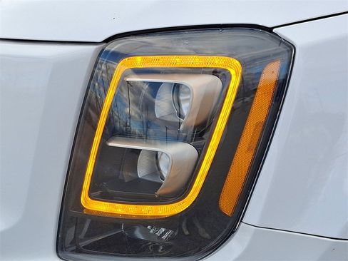 Used 2021 Kia Telluride SX w/ SX Prestige Package image 12