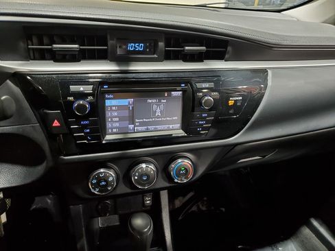 Used 2016 Toyota Corolla L FWD image 26
