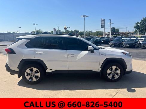 Certified 2021 Toyota RAV4 XLE w/ Convenience Package AWD/4WD image 4