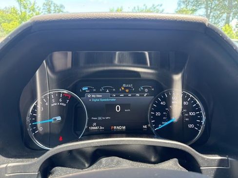 Used 2018 Ford Expedition Limited w/ Equipment Group 301A AWD/4WD image 17