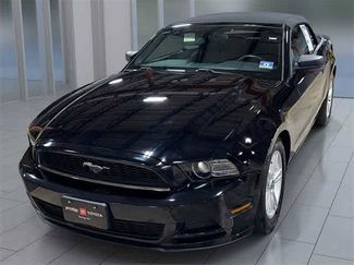 Used 2014 Ford Mustang Convertible image 1