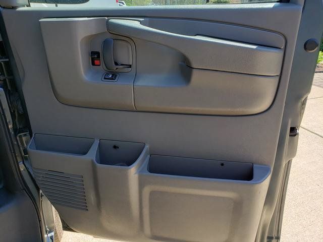 Used 2014 Chevrolet Express 1500 RWD image 17