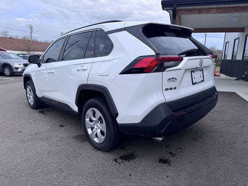 Used 2020 Toyota RAV4 LE FWD image 11