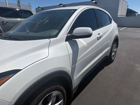 Used 2022 Honda HR-V LX image 24