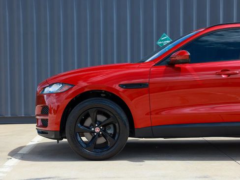 Used 2017 Jaguar F-PACE Premium image 26