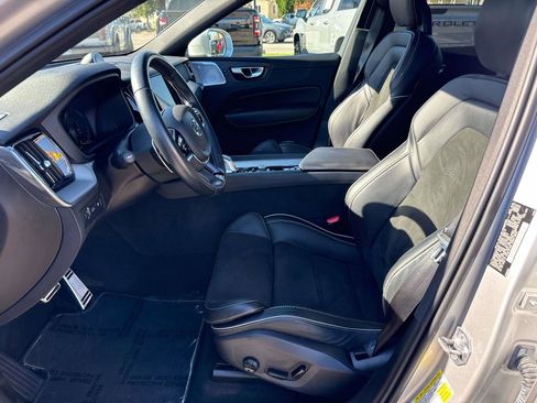 Used 2018 Volvo XC60 T8 R-Design w/ Convenience Package image 25