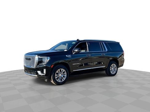 Used 2023 GMC Yukon XL Denali w/ Max Trailering Package image 4