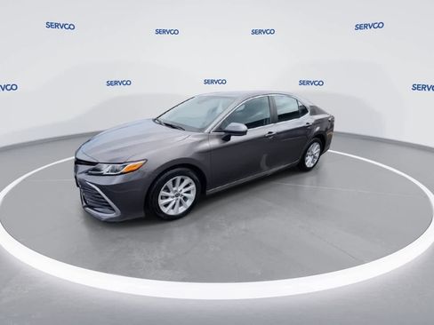Used 2022 Toyota Camry LE image 4