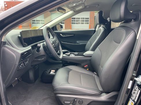 Certified 2025 Kia EV6 Light image 12