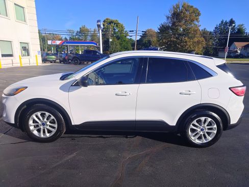Used 2022 Ford Escape SE w/ Convenience Package image 1