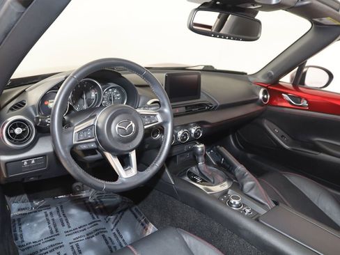 Used 2019 MAZDA MX-5 Miata RF Grand Touring RWD image 28