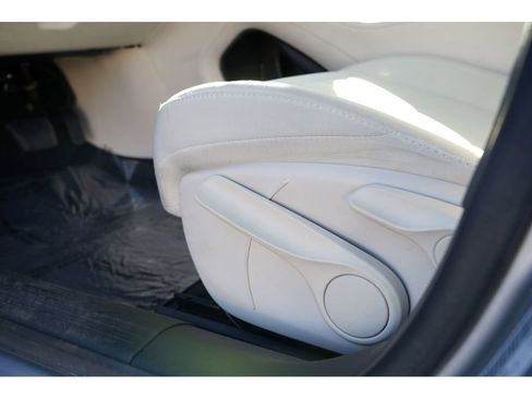 Used 2016 Chrysler 200 Limited image 15