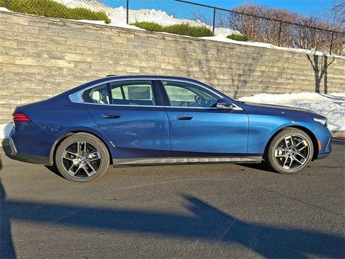 New 2026 BMW 530i xDrive w/ Premium Package image 7