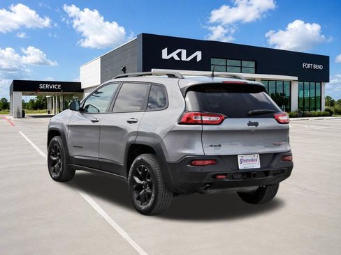 Used 2018 Jeep Cherokee Trailhawk w/ Quick Order Package 25L AWD/4WD image 7