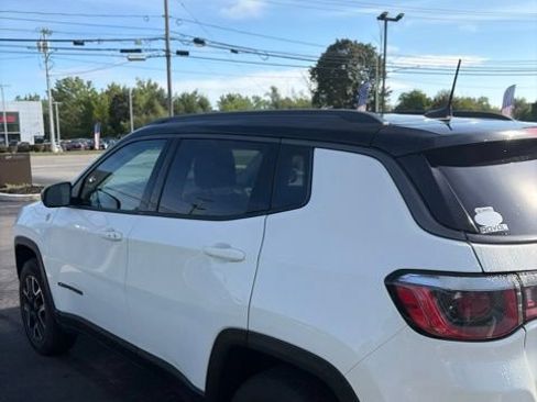 Used 2020 Jeep Compass Trailhawk AWD/4WD image 11