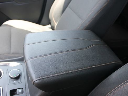 Used 2020 Chevrolet Traverse LT FWD image 44