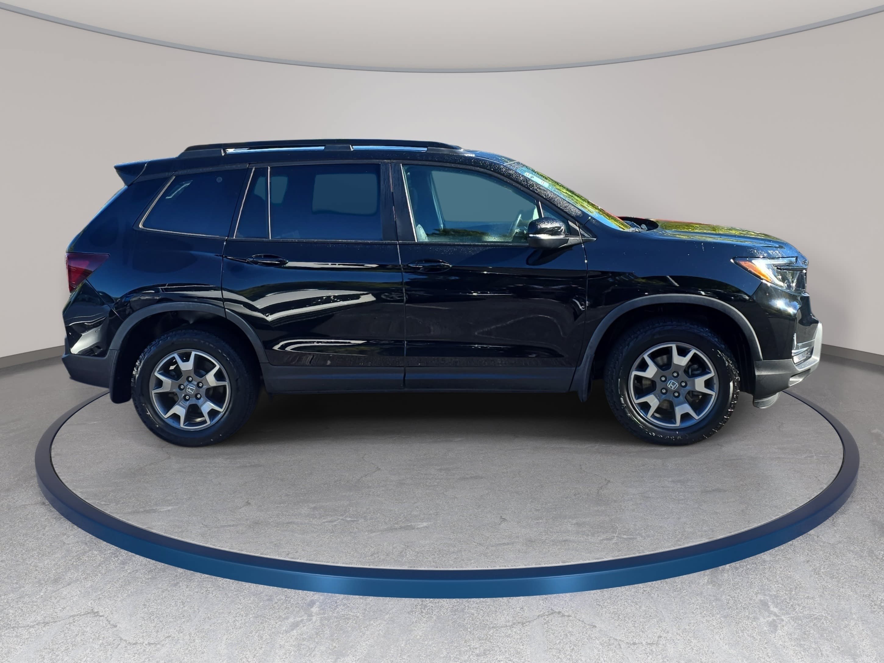 Used 2023 Honda Passport TrailSport image 4
