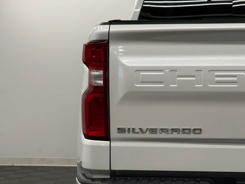 Used 2021 Chevrolet Silverado 1500 High Country w/ Technology Package image 9