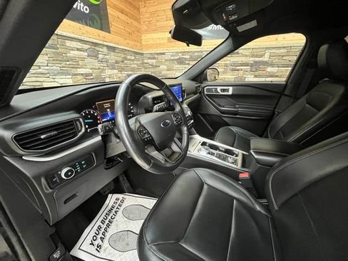 Used 2020 Ford Explorer XLT w/ Equipment Group 202A AWD/4WD image 10