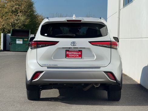 Used 2022 Toyota Highlander Platinum AWD/4WD image 6