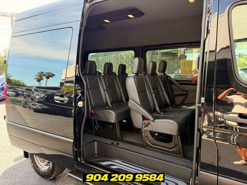 Used 2019 Mercedes-Benz Sprinter 2500 image 26