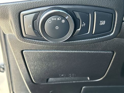 Used 2022 Ford Edge SE image 18