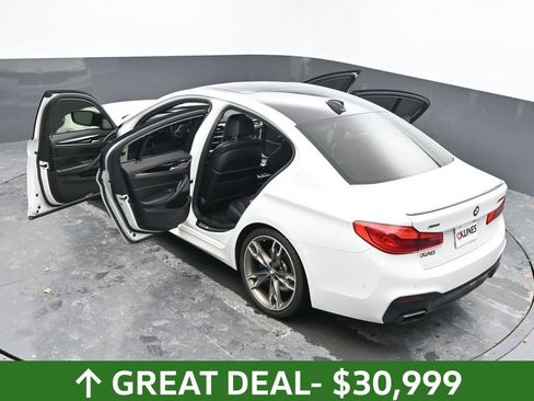 Used 2018 BMW M550i xDrive image 90