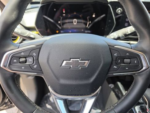Used 2024 Chevrolet Trax ACTIV w/ Sunroof Package FWD image 31