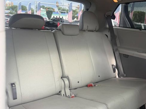 Used 2011 Toyota Sienna Limited w/ Premium Pkg AWD/4WD image 14