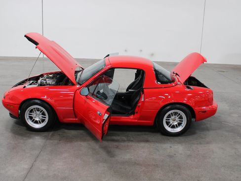 Used 1990 MAZDA MX-5 Miata RWD image 28