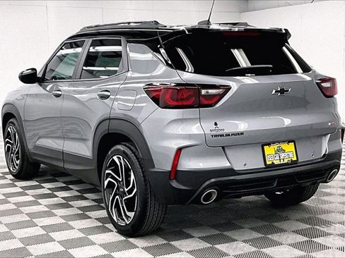 Used 2025 Chevrolet TrailBlazer RS w/ Convenience Package image 2