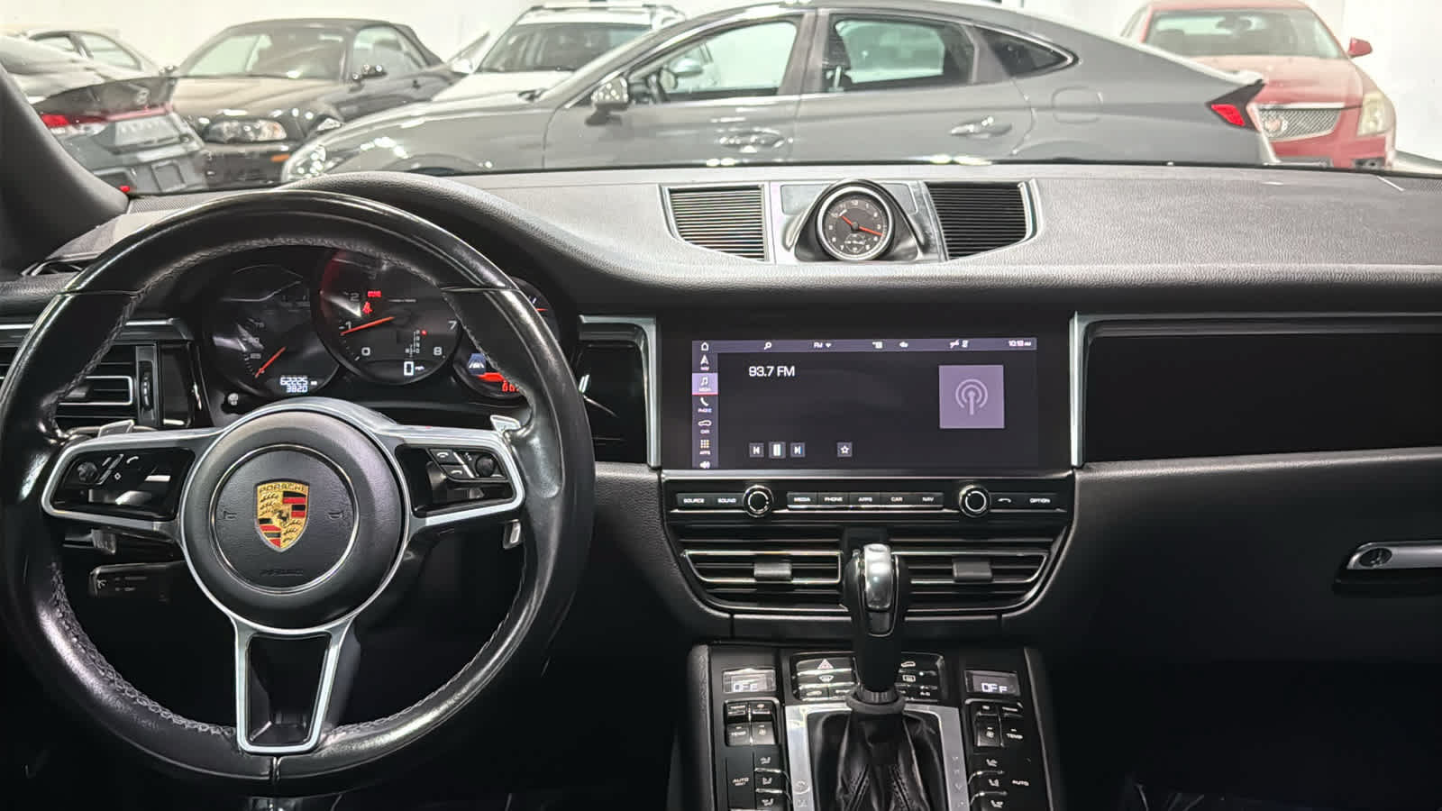 Used 2021 Porsche Macan AWD/4WD image 28