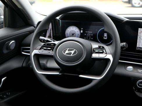 Used 2024 Hyundai Elantra SEL image 23