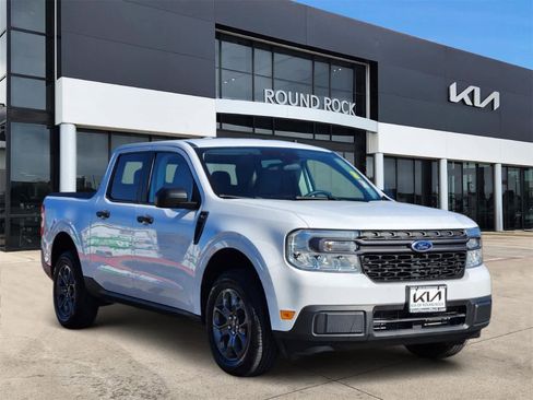 Used 2023 Ford Maverick XLT image 3